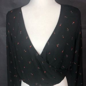 Divided H&M Women Sz 8 Long Sleeve Black W/Red Roses Crop Top Deep V Neckline
